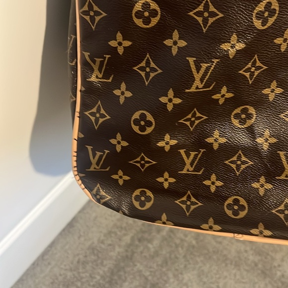 NWOT overnight Duffle bag! - Picture 10 of 12